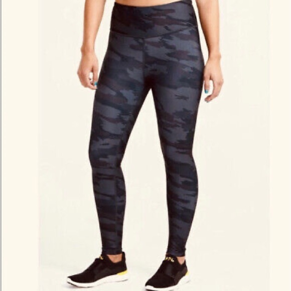 Rachel Zoe Tummy Control Camo High Waisted Leggings - Picture 2 of 5